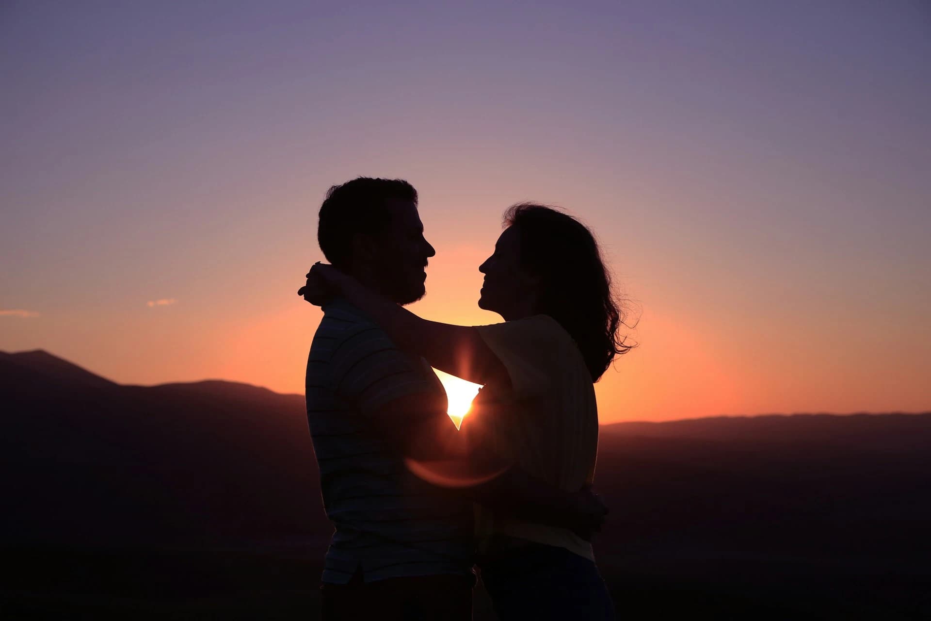 couple_talking_connection_love